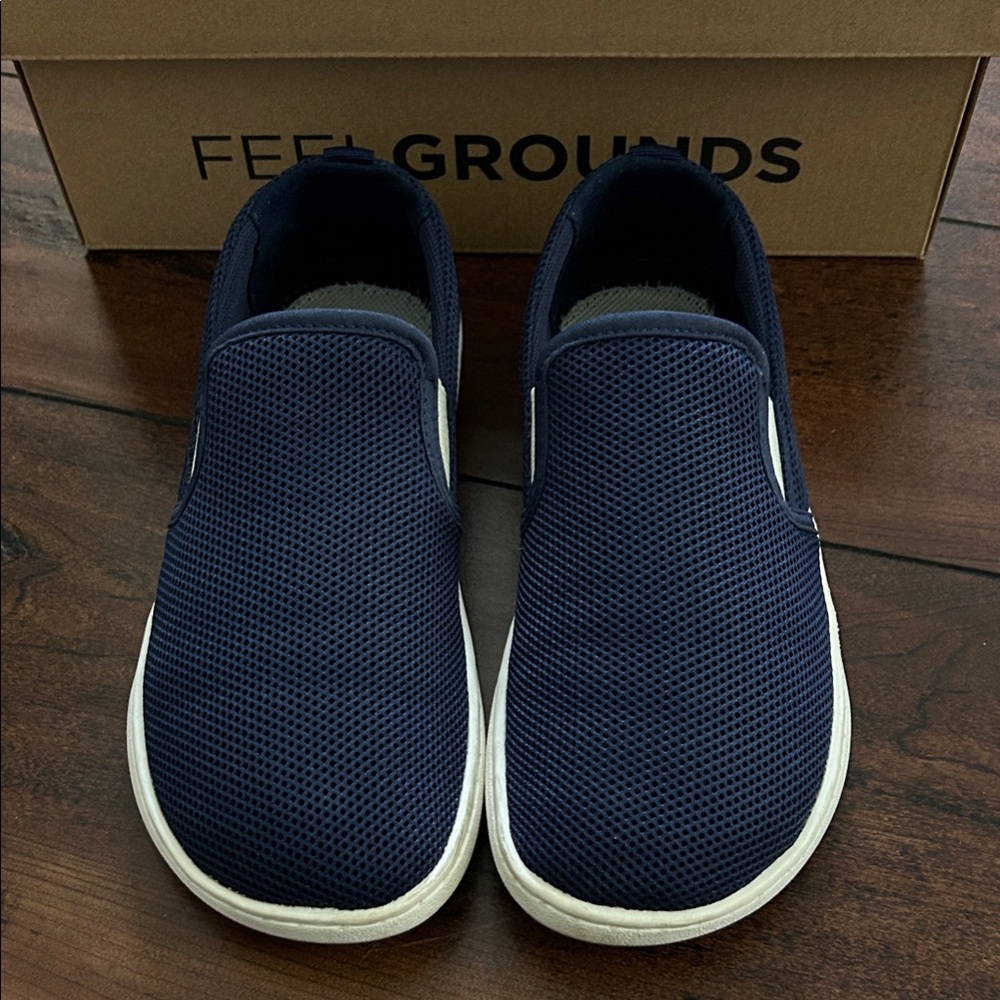 Feelgrounds Droptop Navy Slip-On Shoes US6 Women’s